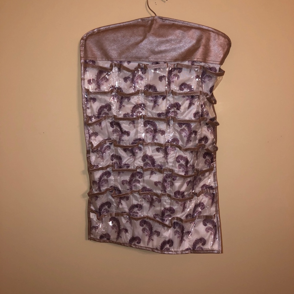 ⭐️NWT Laura Ashley Hanging accessory holder